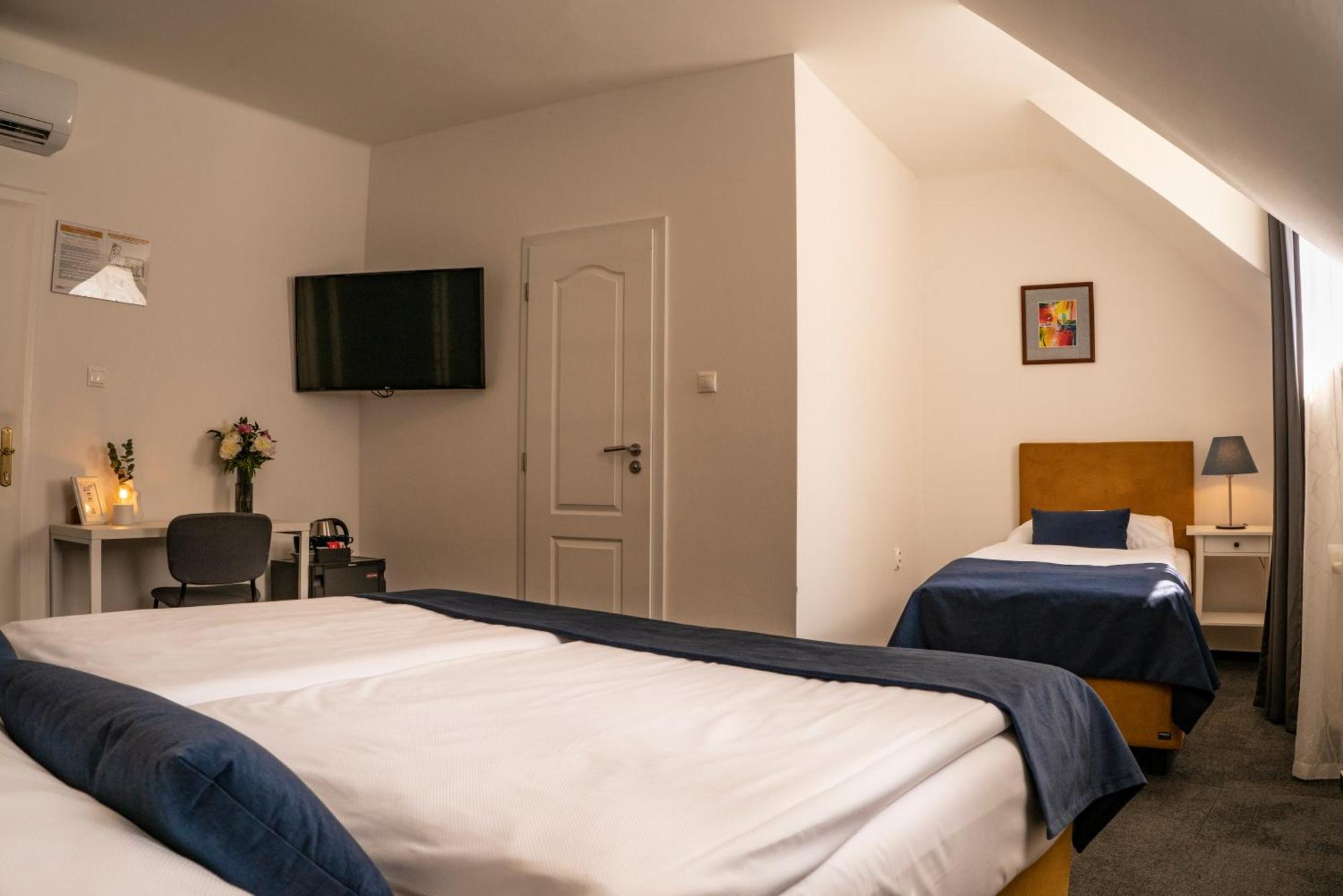 Hotel Bluebell