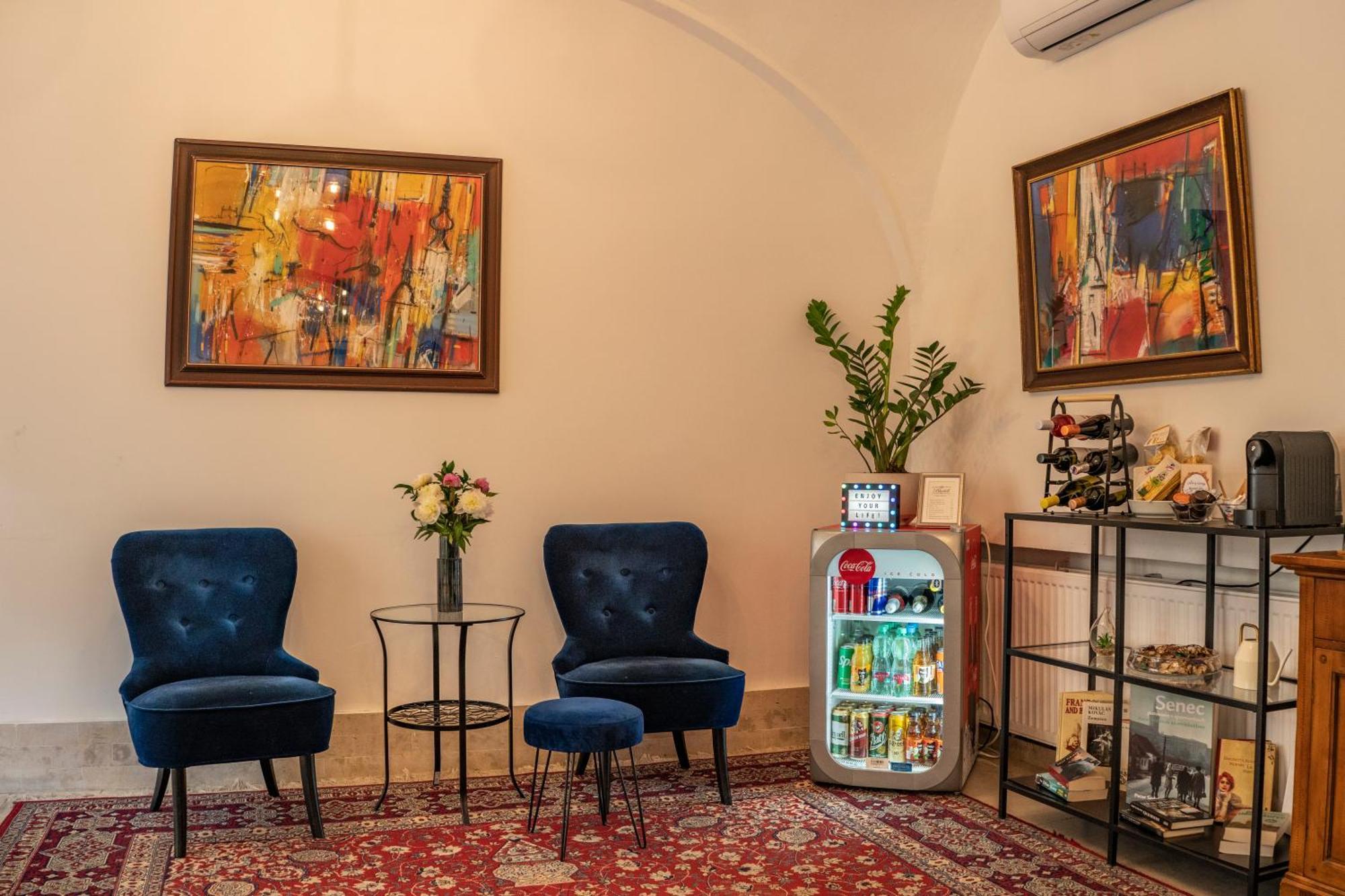 Hotel Bluebell