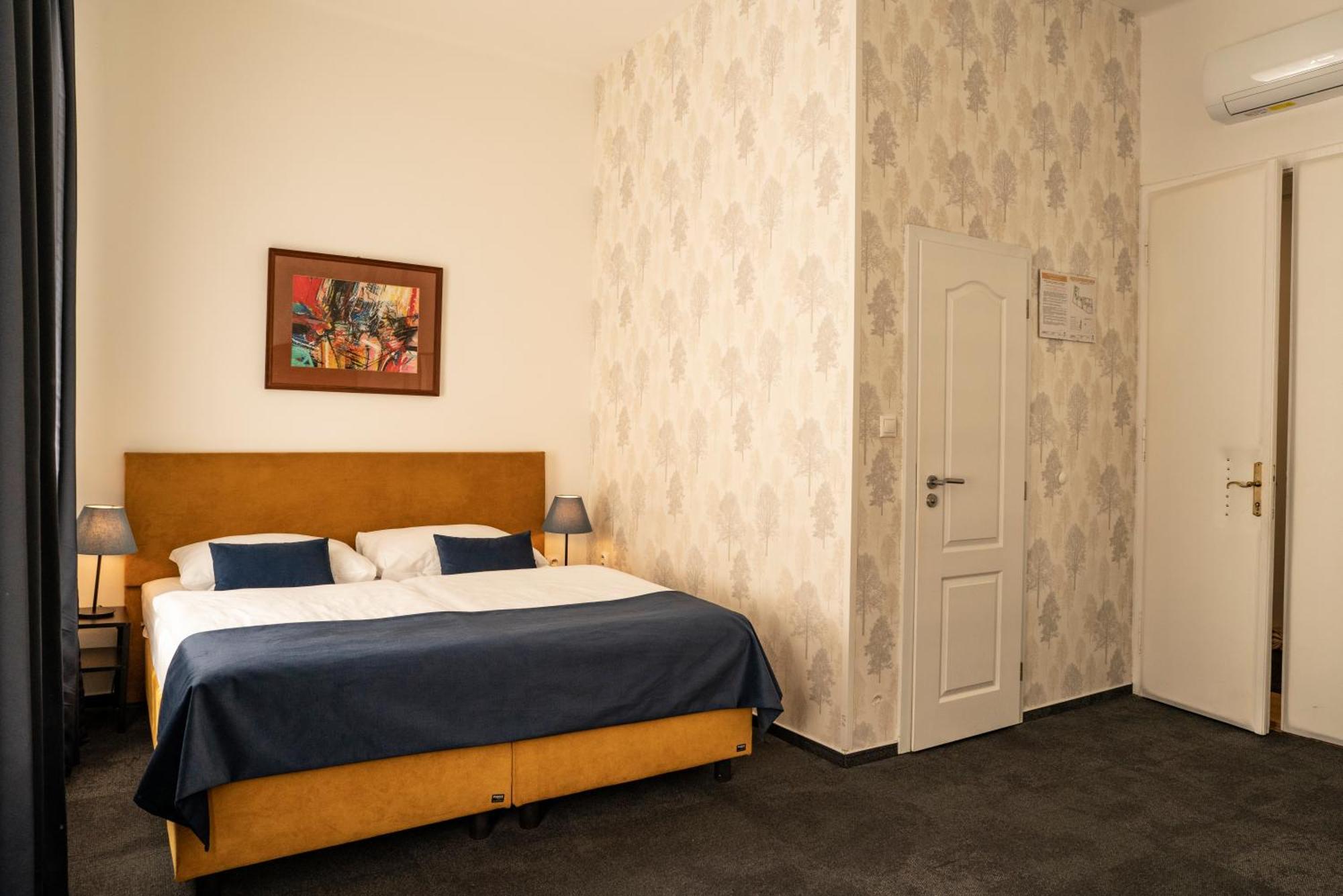 Hotel Bluebell 3*