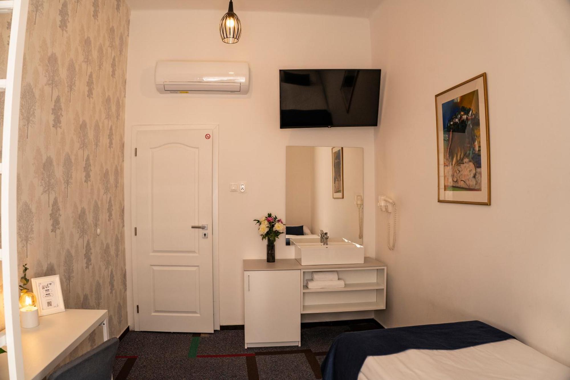 Bluebell Hotel